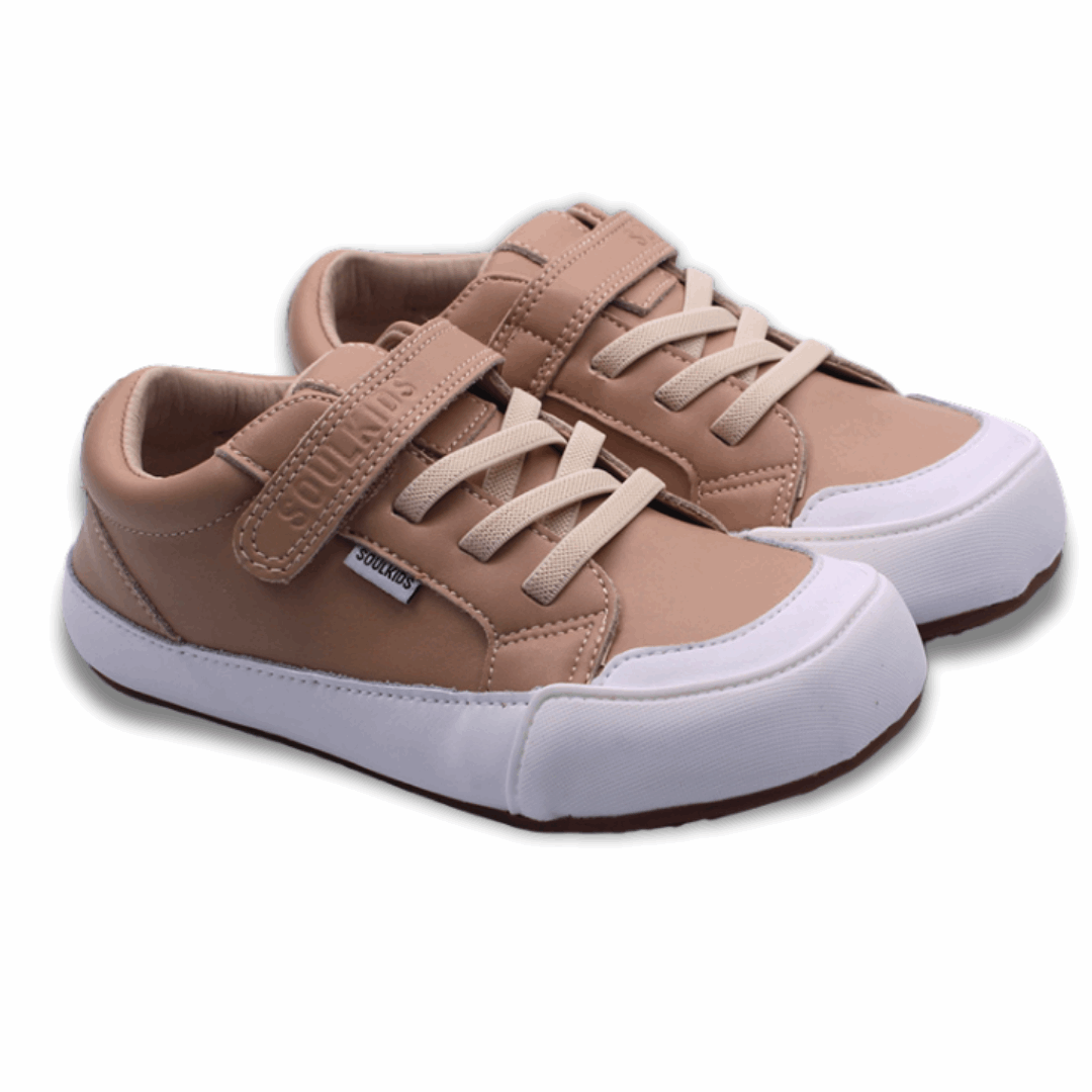 Zapatilla ergonomica Barefoot Oasis 2 vegan cafe capuccino vista lateral ambos pies