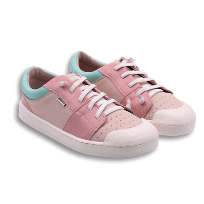 Zapatilla ergonómica barefoot Arrayan Rosada verde Vista del par en diagonal 