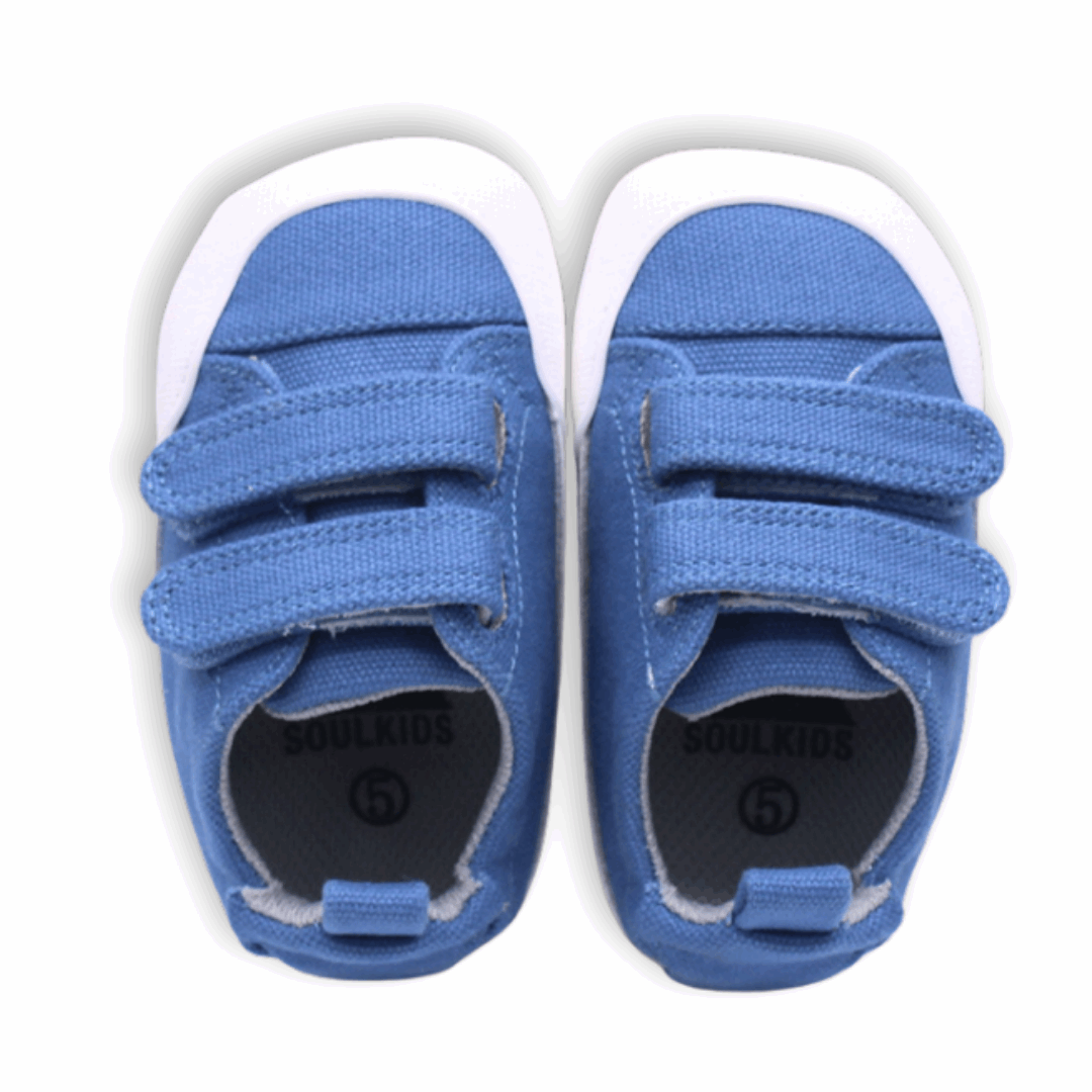Zapatilla ergonómica barefoot Pioneros 2 (lona) Celeste para niños unisex vista ambos pies desde arriba