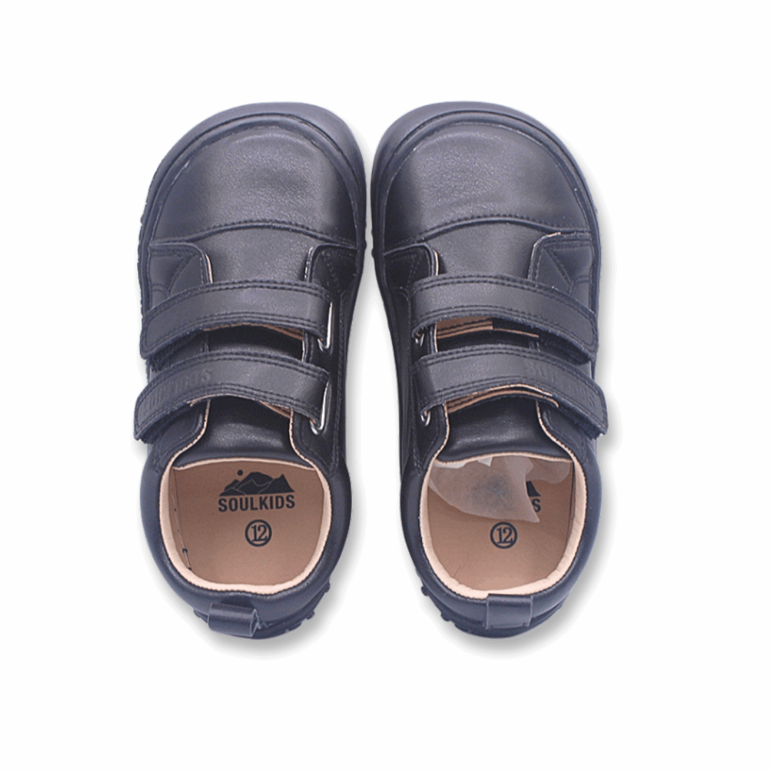 Zapatilla ergonómica barefoot escolar Aconcagua C2 negro para niños unisex vista desde arriba